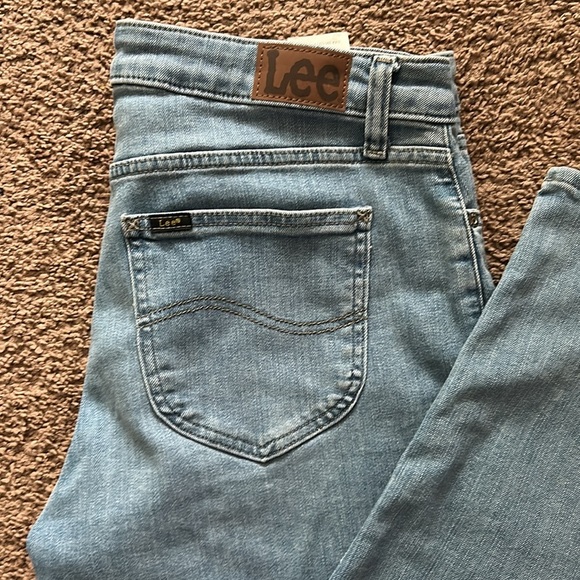 Vintage Lee Women's Blue Jeans Fit Size 12 - Picture 1 of 11